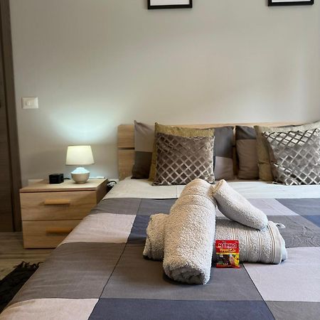 Casa Di Afi, Perfect For 4 - Kitchen - Parking - Netflix Apartment อาโรนา ภายนอก รูปภาพ