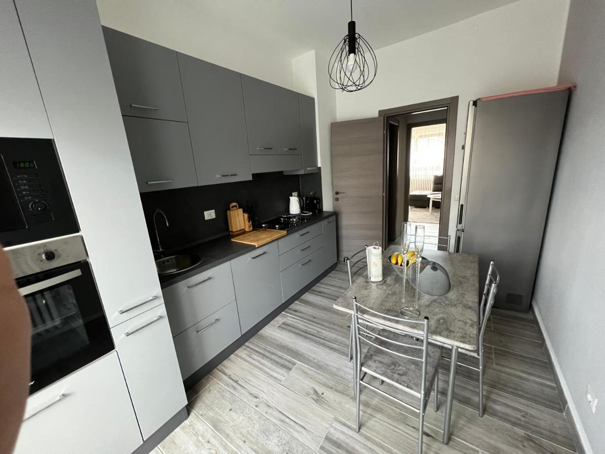 Casa Di Afi, Perfect For 4 - Kitchen - Parking - Netflix Apartment อาโรนา ภายนอก รูปภาพ