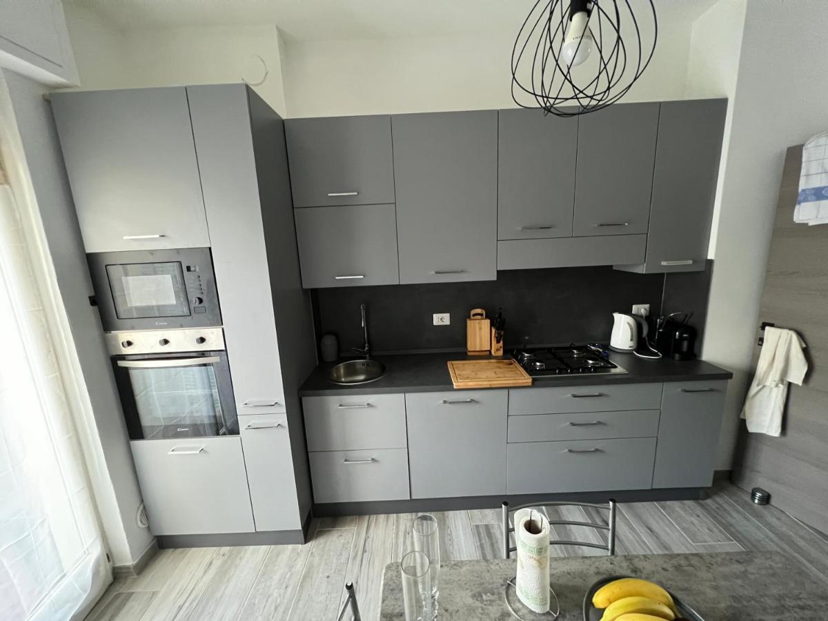 Casa Di Afi, Perfect For 4 - Kitchen - Parking - Netflix Apartment อาโรนา ภายนอก รูปภาพ