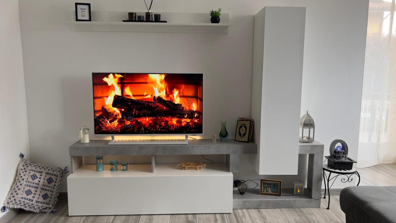 Casa Di Afi, Perfect For 4 - Kitchen - Parking - Netflix Apartment อาโรนา ภายนอก รูปภาพ