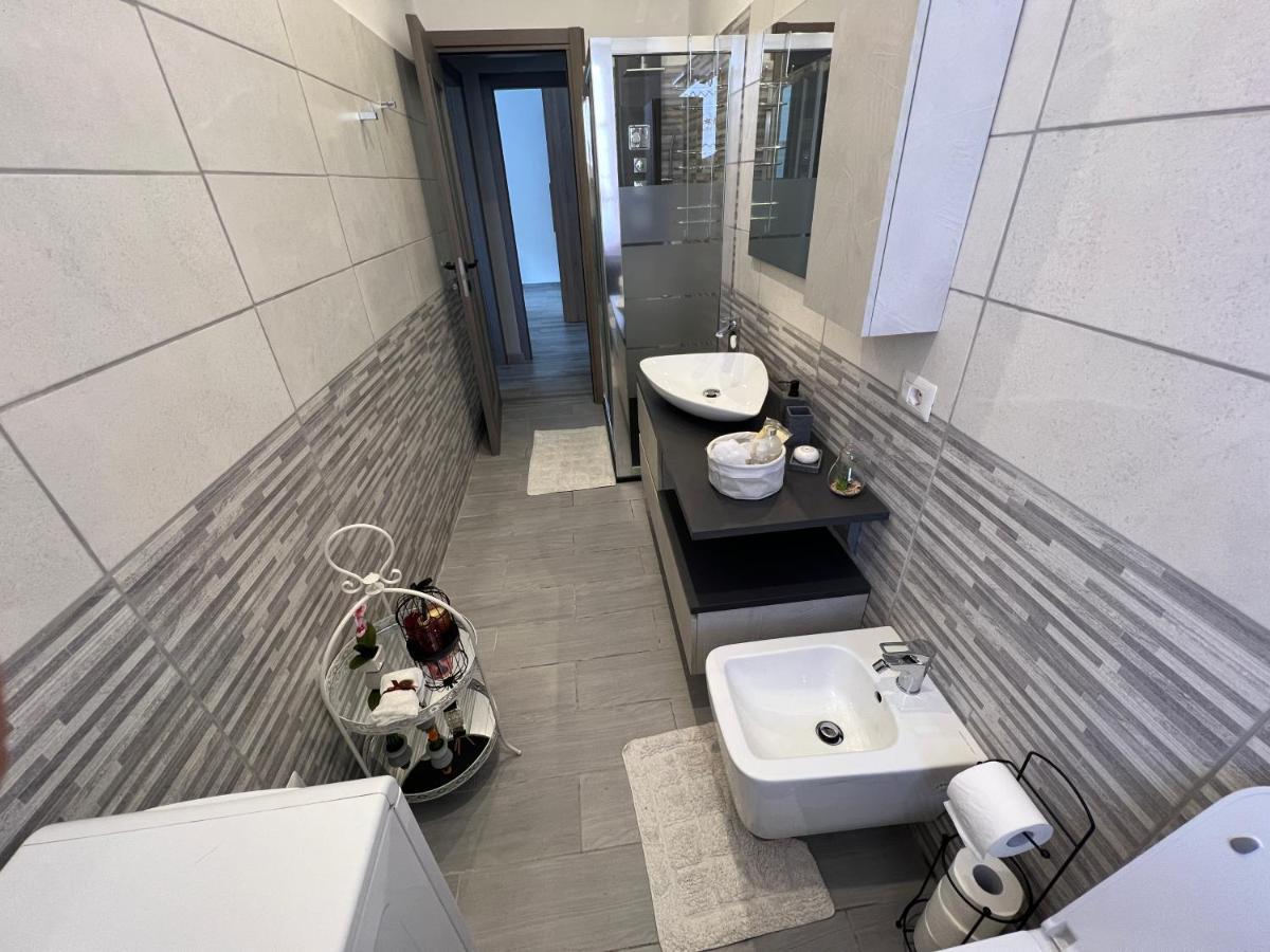 Casa Di Afi, Perfect For 4 - Kitchen - Parking - Netflix Apartment อาโรนา ภายนอก รูปภาพ