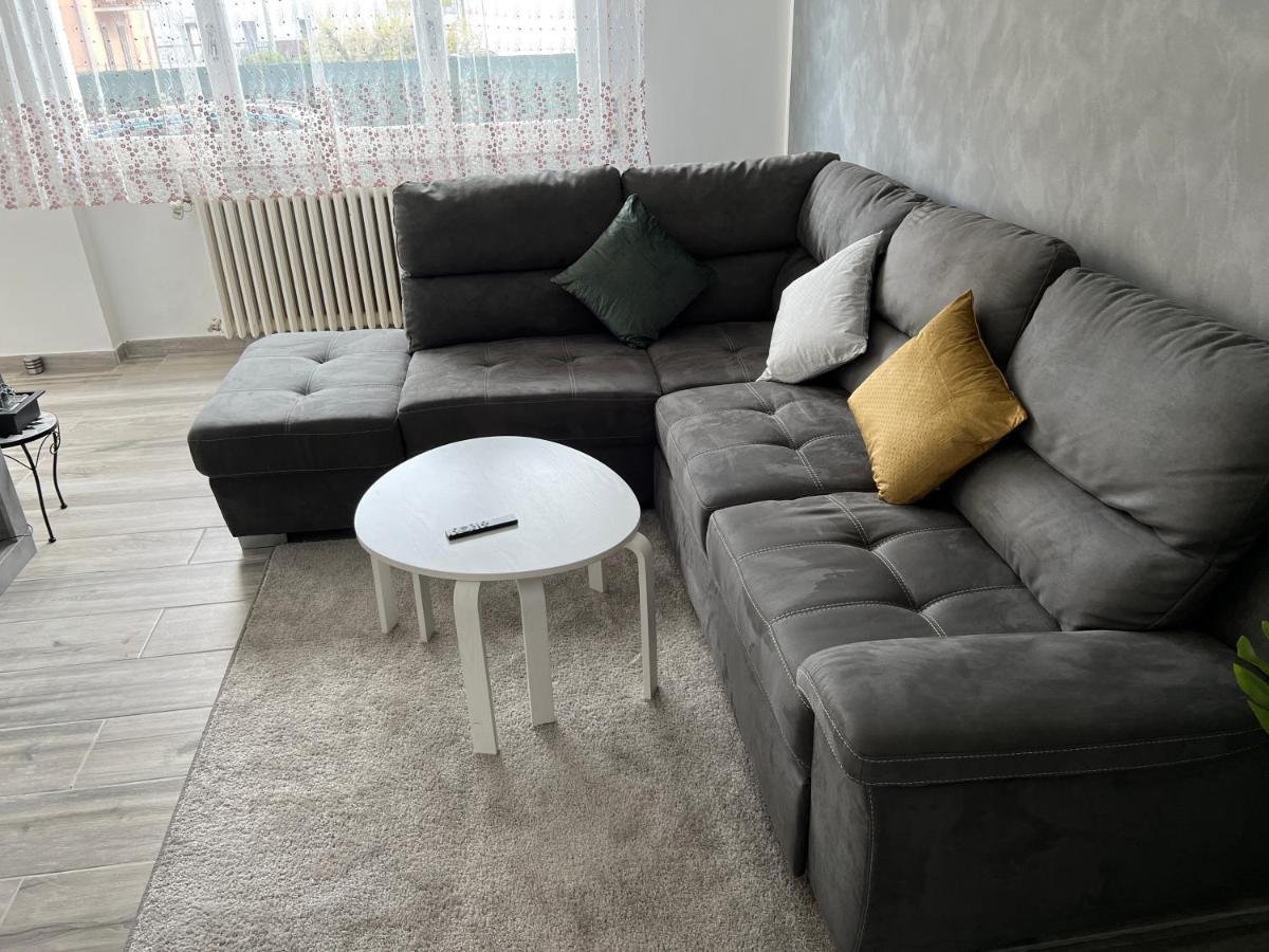 Casa Di Afi, Perfect For 4 - Kitchen - Parking - Netflix Apartment อาโรนา ภายนอก รูปภาพ