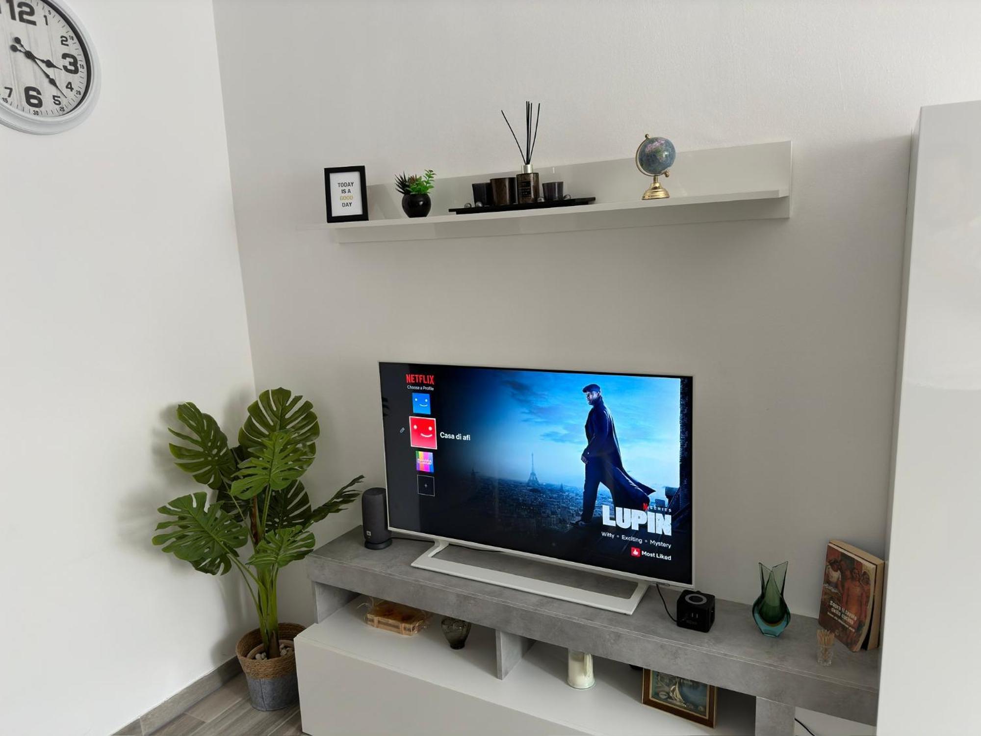 Casa Di Afi, Perfect For 4 - Kitchen - Parking - Netflix Apartment อาโรนา ภายนอก รูปภาพ