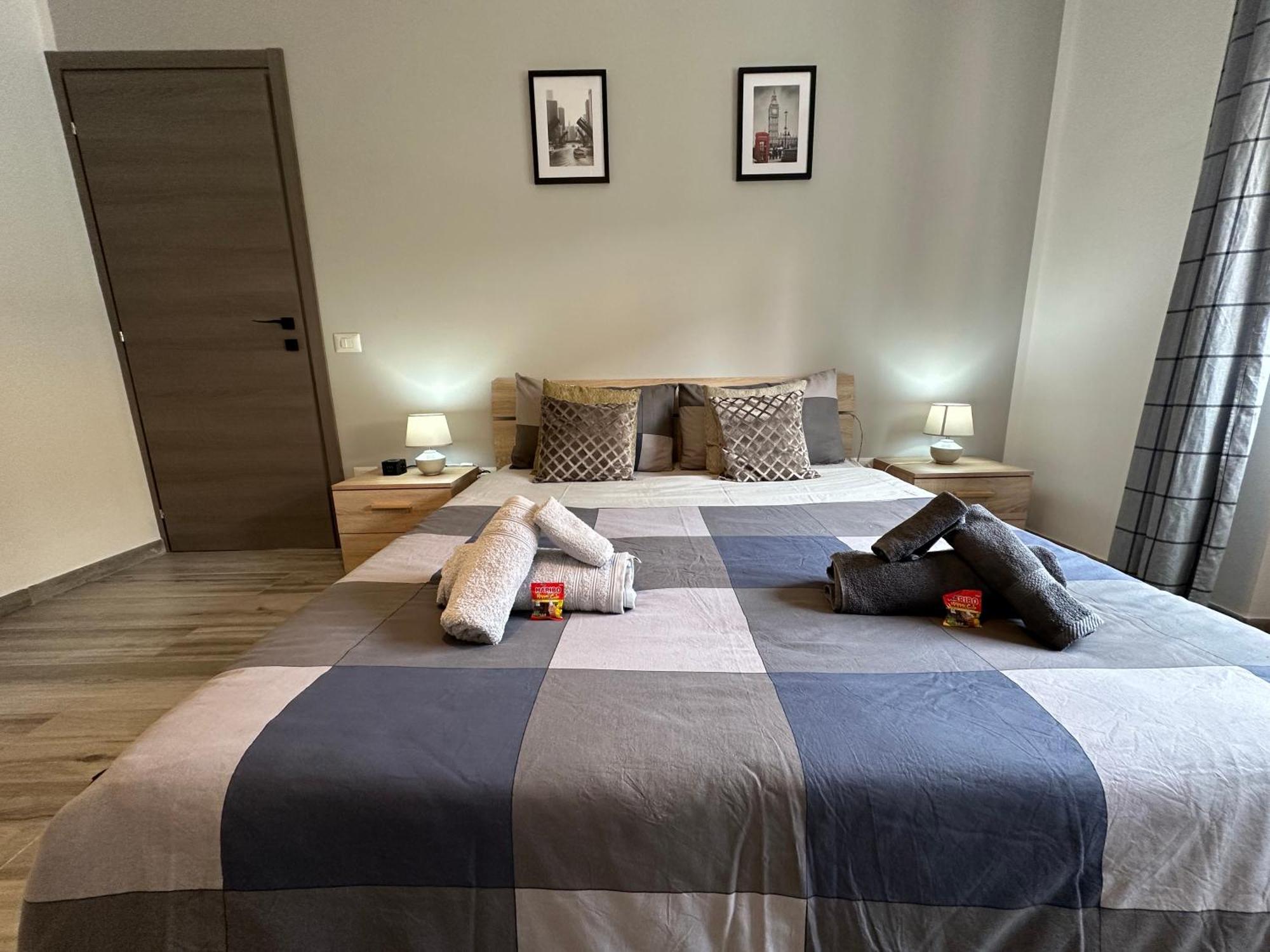 Casa Di Afi, Perfect For 4 - Kitchen - Parking - Netflix Apartment อาโรนา ภายนอก รูปภาพ